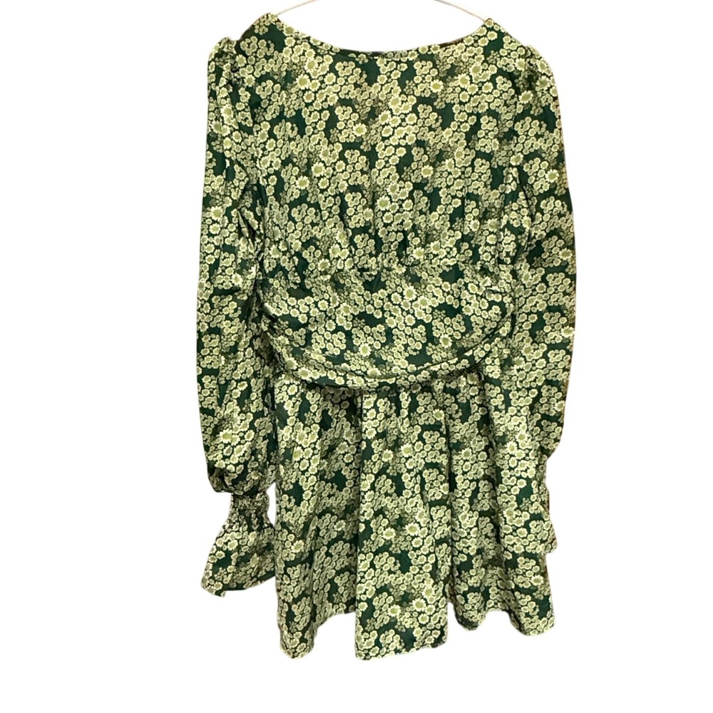 PrettyLittleThing Mini Dress Daisy Floral Size 6 Green NWT Long Sleeve V-Neck - Picture 5 of 9
